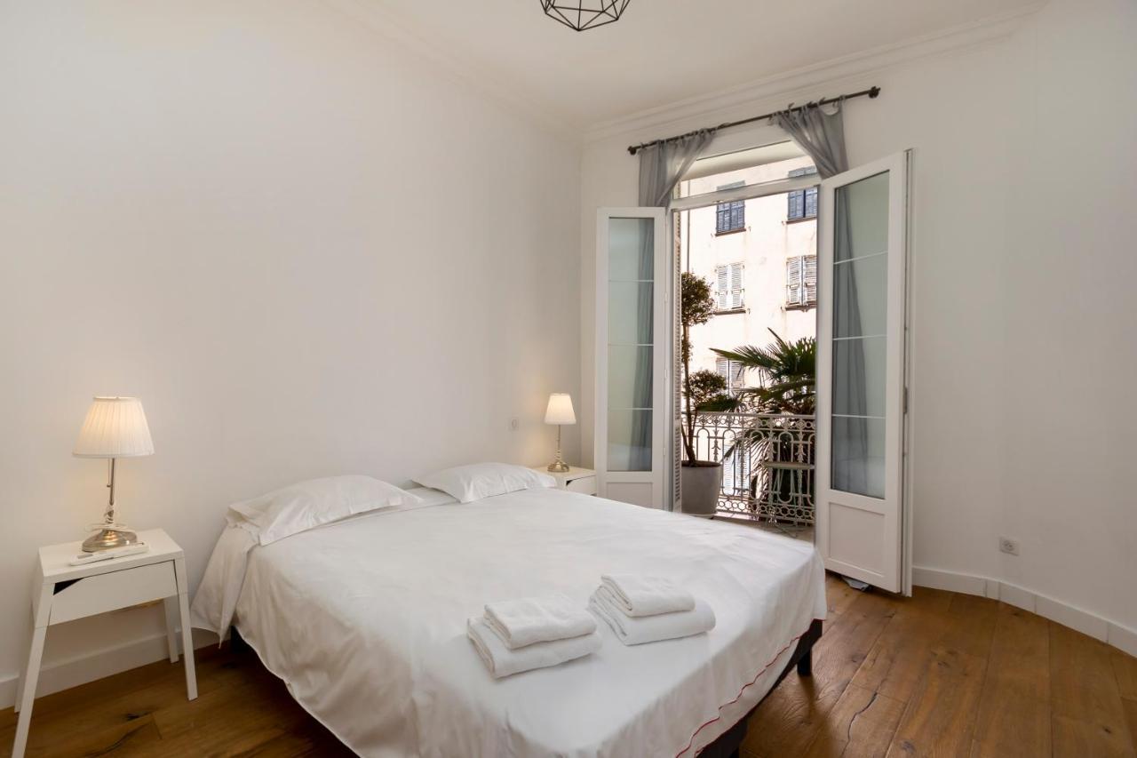 Les Suites R Bonaparte - Appartements De Standing Au Coeur De La Vieille Ville Pietonne Аячо Екстериор снимка