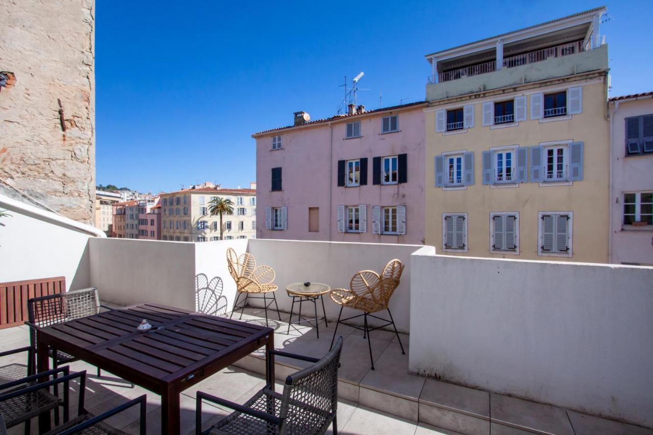 Les Suites R Bonaparte - Appartements De Standing Au Coeur De La Vieille Ville Pietonne Аячо Екстериор снимка